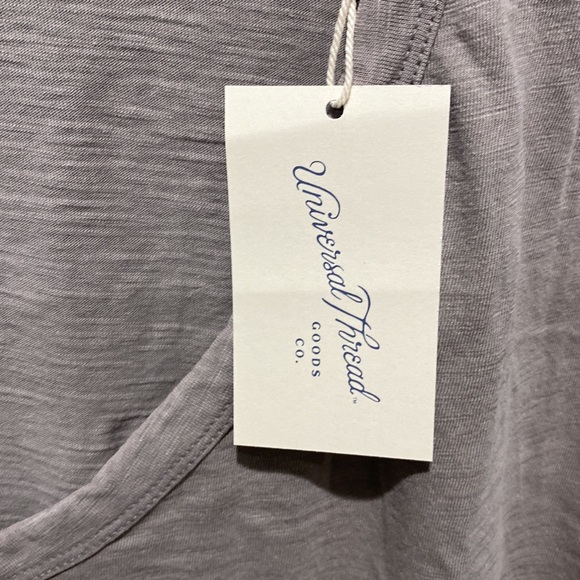 NWT universal thread tee - Picture 4 of 6